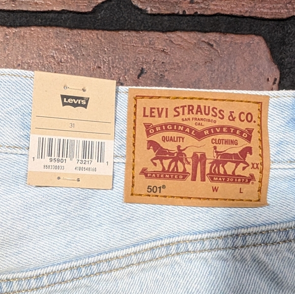 Levi's 501 High Rise Mid Thigh Distressed Button Fly Denim Shorts NWT 31 - Picture 6 of 15